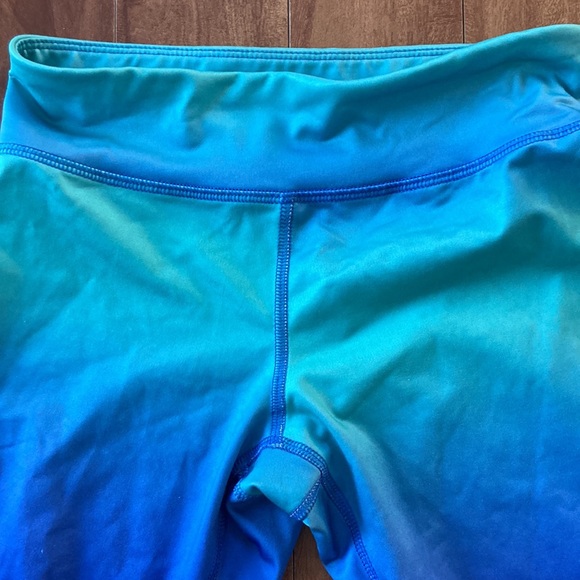 OLD NAVY💫 Girls Ombré Blue Active Sport Capri - Picture 2 of 8